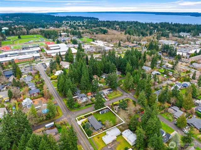 1090 Grow Avenue NW, Bainbridge Island, WA 98110