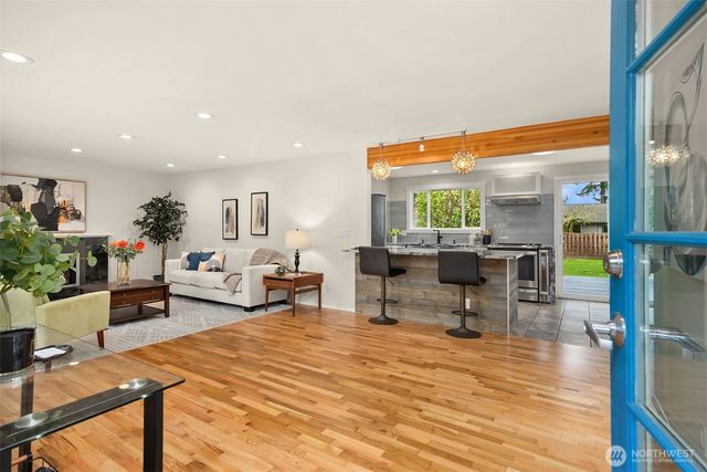 1090 Grow Avenue NW, Bainbridge Island, WA 98110