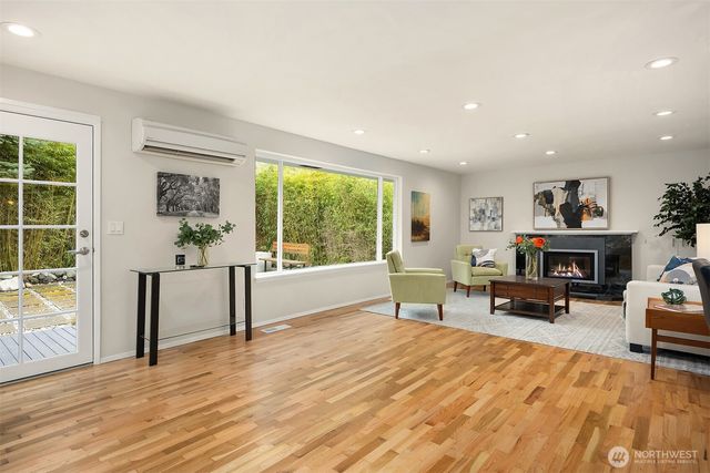 1090 Grow Avenue NW, Bainbridge Island, WA 98110