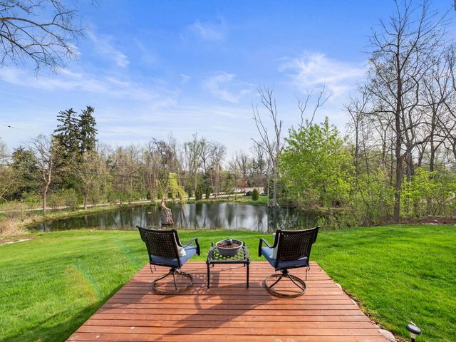 2330 N Pine Center Drive, West Bloomfield, MI 48323