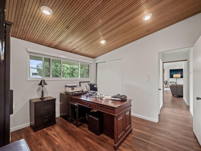 2330 N Pine Center Drive, West Bloomfield, MI 48323