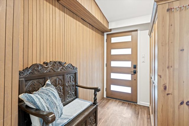 2330 N Pine Center Drive, West Bloomfield, MI 48323