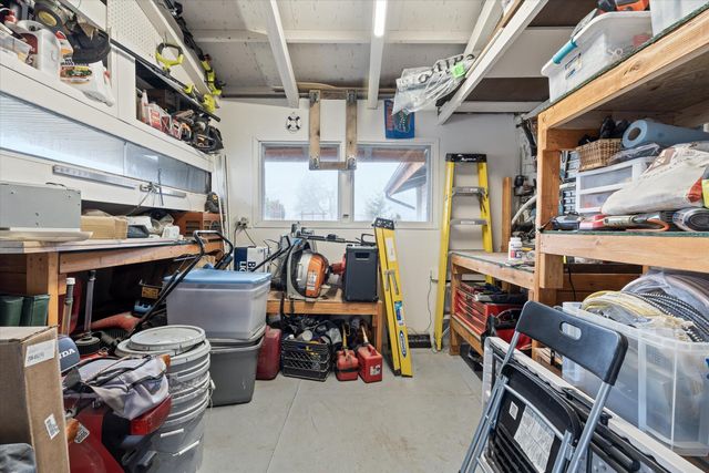 2330 N Pine Center Drive, West Bloomfield, MI 48323