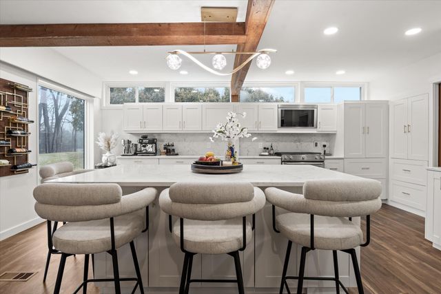 2330 N Pine Center Drive, West Bloomfield, MI 48323