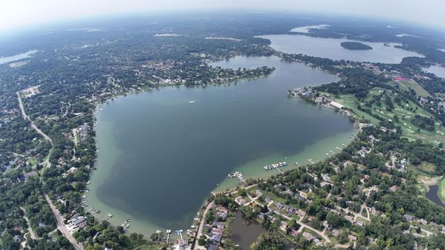 2330 N Pine Center Drive, West Bloomfield, MI 48323