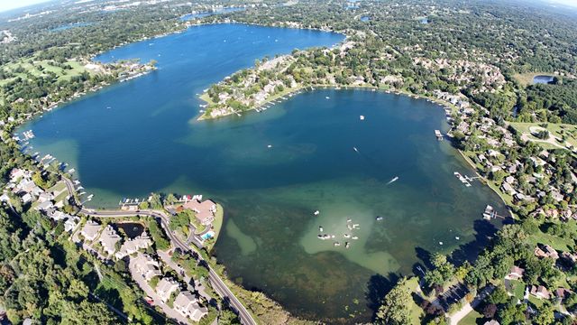 2330 N Pine Center Drive, West Bloomfield, MI 48323