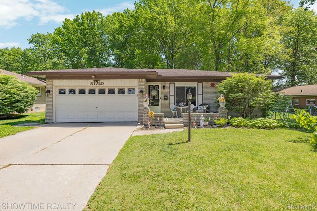 31720 Kelly Road, Roseville, MI 48066
