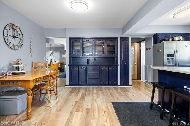 31720 Kelly Road, Roseville, MI 48066