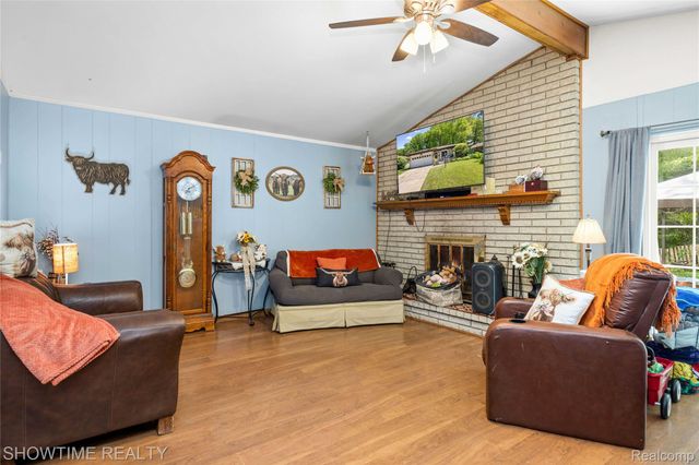 31720 Kelly Road, Roseville, MI 48066