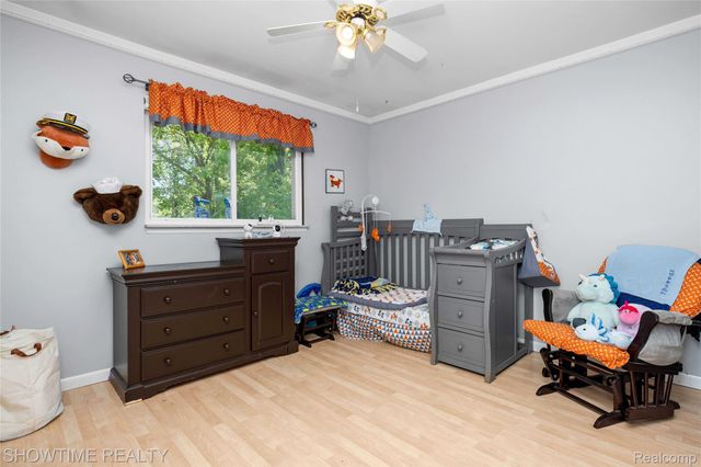 31720 Kelly Road, Roseville, MI 48066