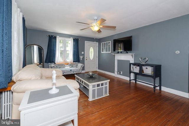 19 S 1ST RD, Hammonton, NJ 08037
