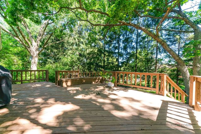 816 Black Partridge Road, Mchenry, IL 60051