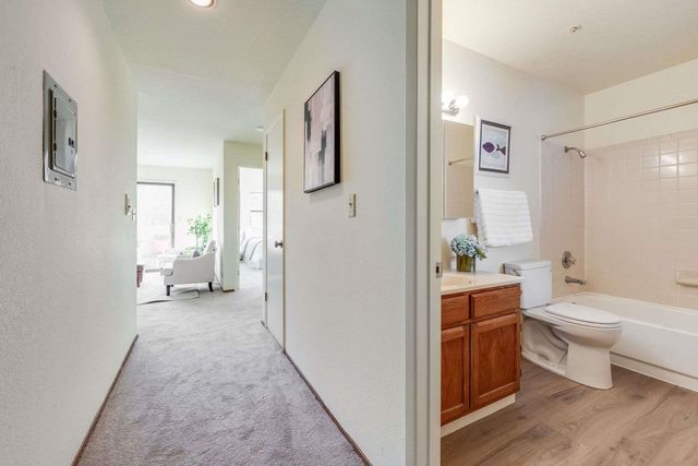 3648 Grand Ave 5, Oakland, CA 94610