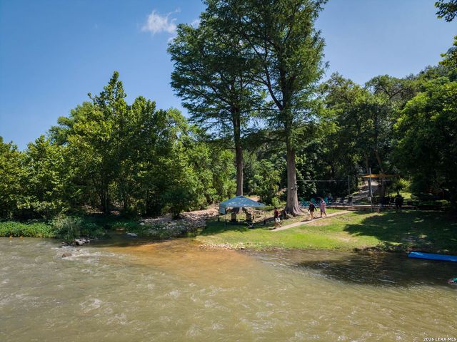 1185 GRUENE RD, New Braunfels, TX 78130