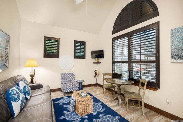 1185 GRUENE RD, New Braunfels, TX 78130