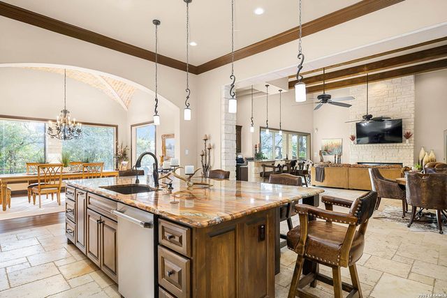 1185 GRUENE RD, New Braunfels, TX 78130