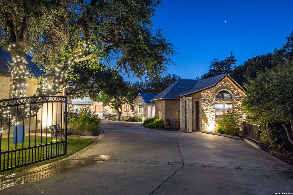 1185 GRUENE RD, New Braunfels, TX 78130