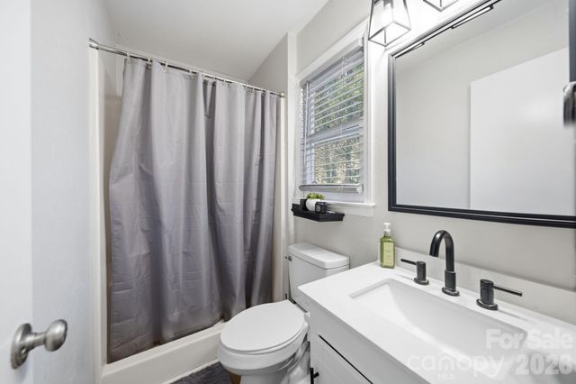 3600 Wonderland Drive, Matthews, NC 28104