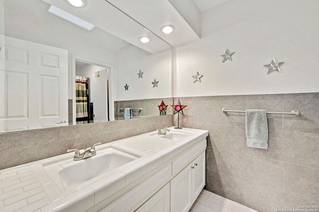 133 Garrapata Ln, San Antonio, TX 78232