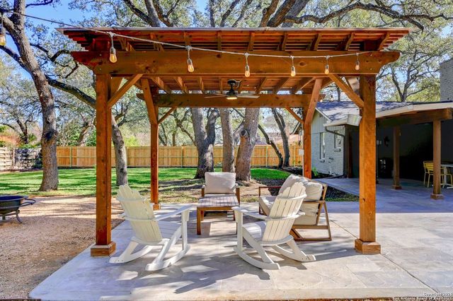 133 Garrapata Ln, San Antonio, TX 78232