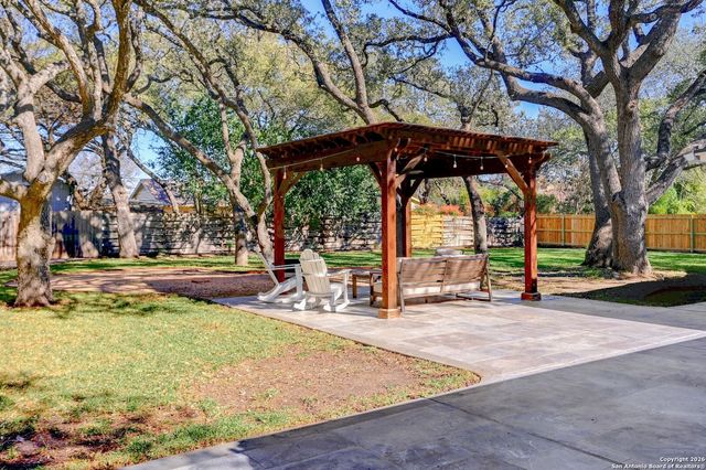 133 Garrapata Ln, San Antonio, TX 78232