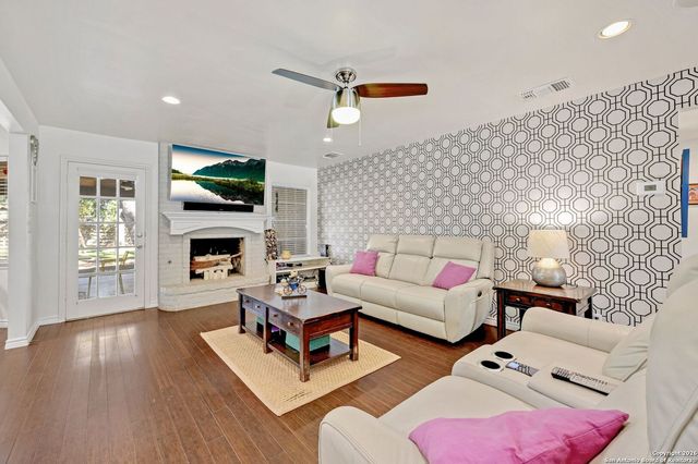 133 Garrapata Ln, San Antonio, TX 78232