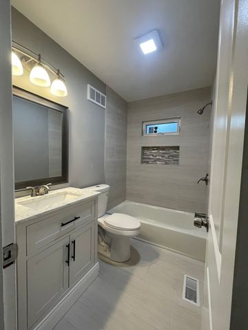 3s284 Patterman Road, Warrenville, IL 60555