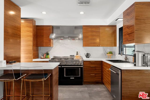 12816 Waddell Street, Valley Village, CA 91607