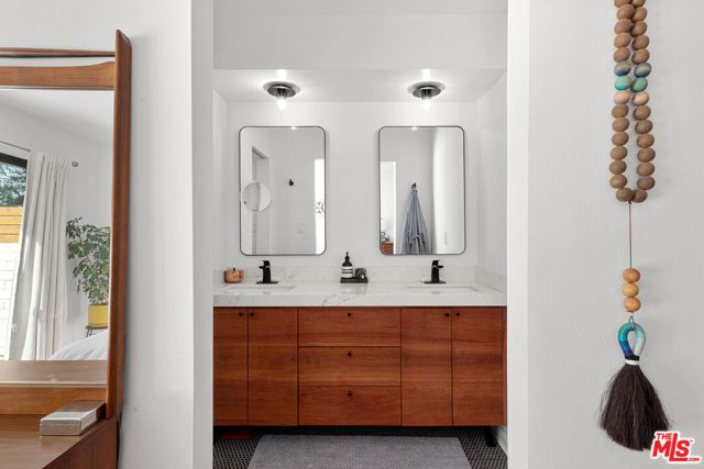 12816 Waddell Street, Valley Village, CA 91607