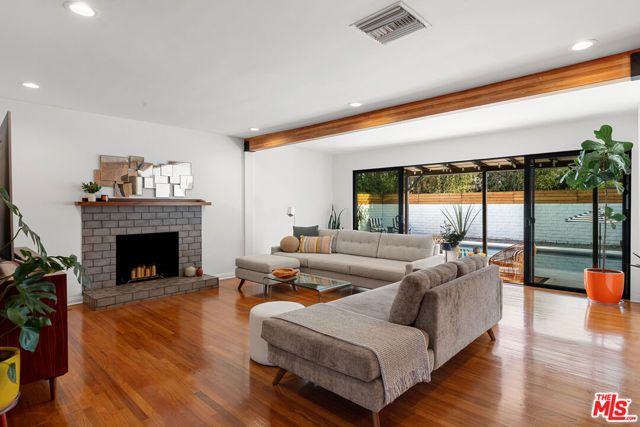 12816 Waddell Street, Valley Village, CA 91607