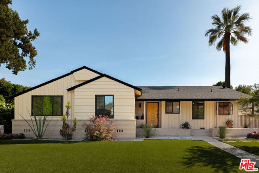 12816 Waddell Street, Valley Village, CA 91607