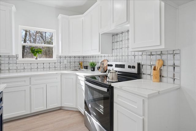 120 Running Deer Road, Mabank, TX 75156