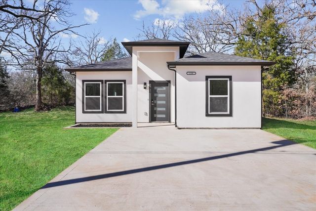 120 Running Deer Road, Mabank, TX 75156