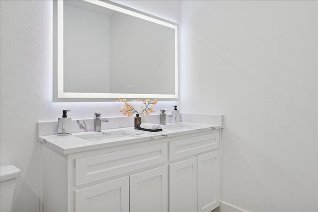 120 Running Deer Road, Mabank, TX 75156