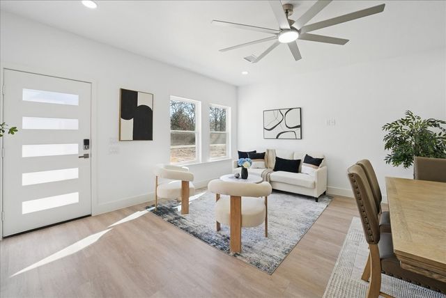 120 Running Deer Road, Mabank, TX 75156