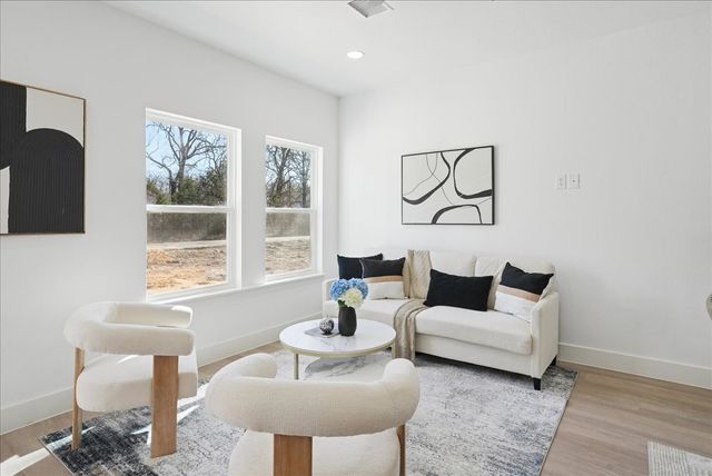 120 Running Deer Road, Mabank, TX 75156