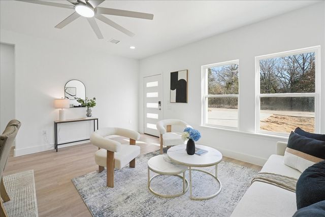 120 Running Deer Road, Mabank, TX 75156