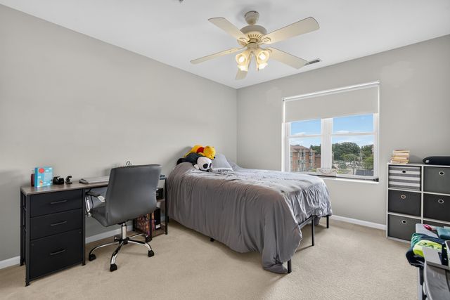 50 N Bokelman Street 534, Roselle, IL 60172