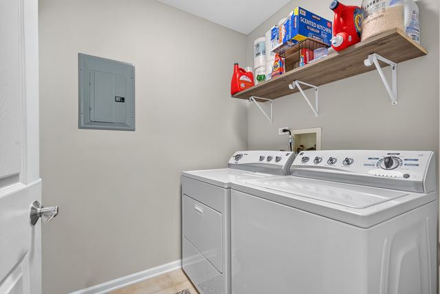 50 N Bokelman Street 534, Roselle, IL 60172