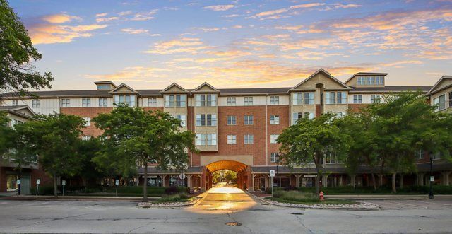 50 N Bokelman Street 534, Roselle, IL 60172