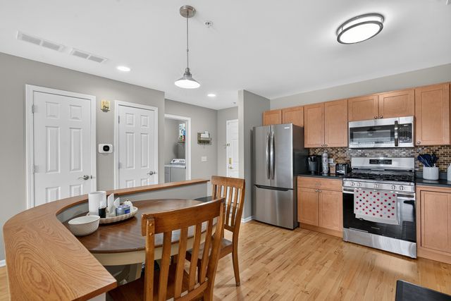 50 N Bokelman Street 534, Roselle, IL 60172