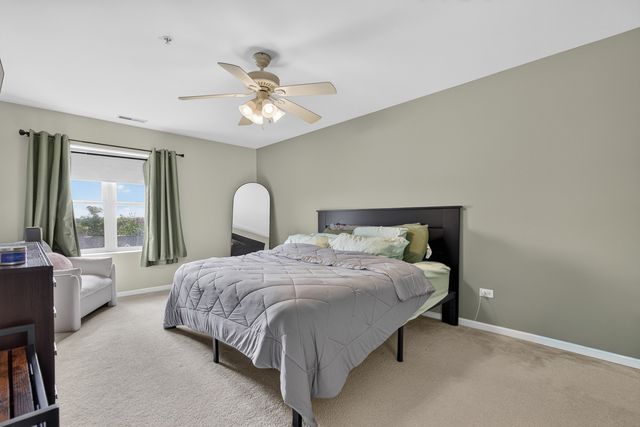 50 N Bokelman Street 534, Roselle, IL 60172