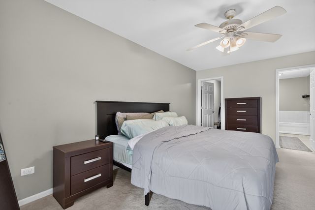 50 N Bokelman Street 534, Roselle, IL 60172