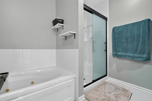 50 N Bokelman Street 534, Roselle, IL 60172