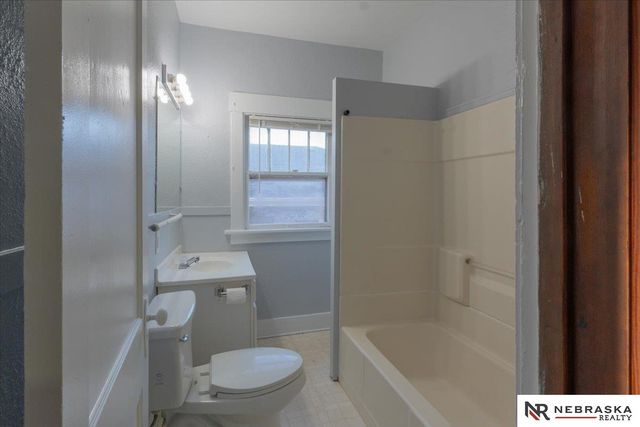 1315 S 33rd Street, Lincoln, NE 68510