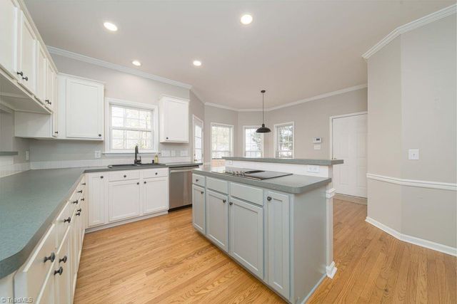 6025 Fording Creek Lane, Kernersville, NC 27284