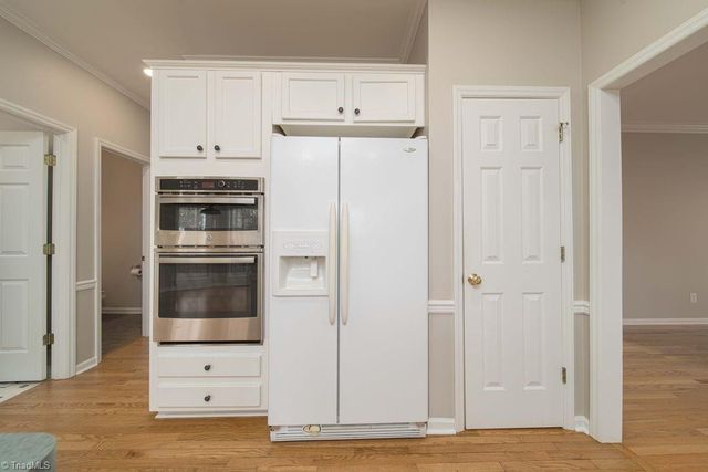 6025 Fording Creek Lane, Kernersville, NC 27284