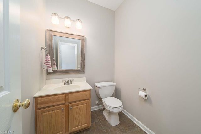 6025 Fording Creek Lane, Kernersville, NC 27284