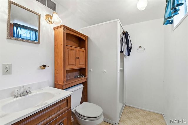 10129 Ventura Drive, St Louis, MO 63136