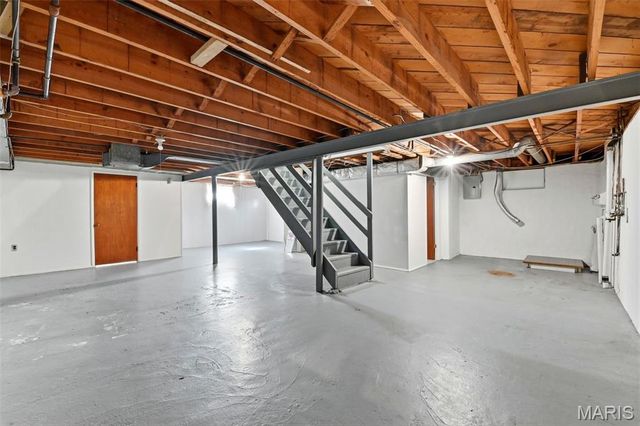 10129 Ventura Drive, St Louis, MO 63136